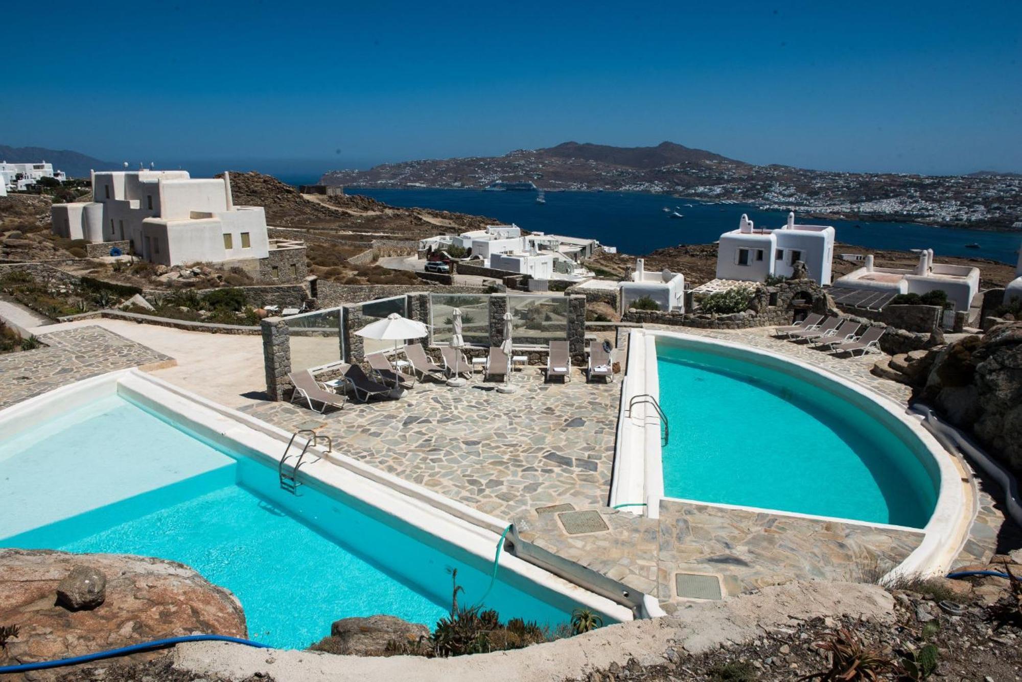 Gorgeous W Ocean Views And Shared Pools Villa